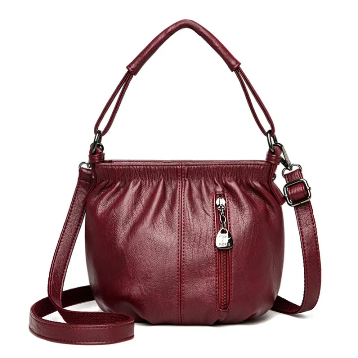 Mjuk läderväska med skrynklig design 👜✨