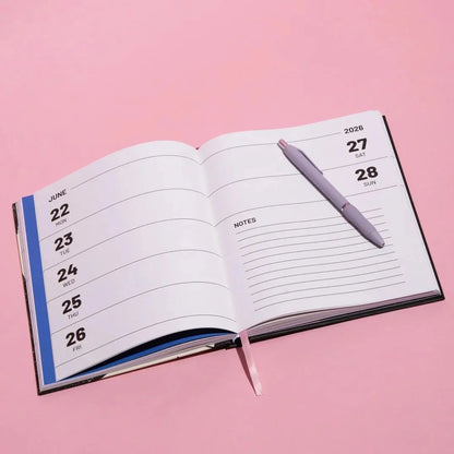 TJEJ MED EN PLAN - PLANERARE 2026