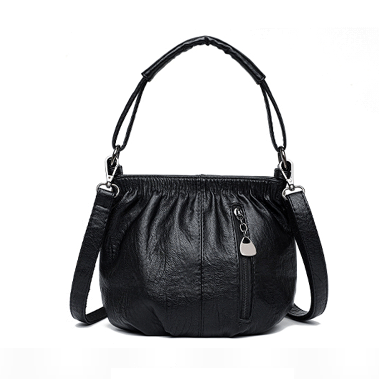 Mjuk läderväska med skrynklig design 👜✨