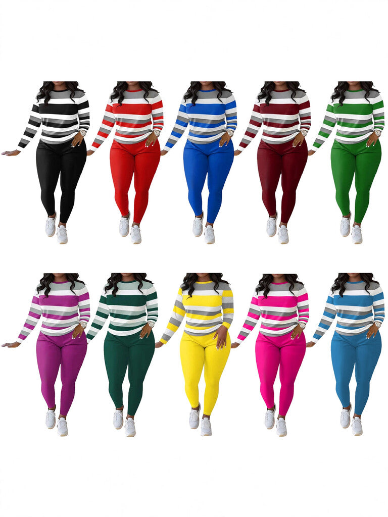 Snyggt och unikt set med randigt tryck, rundhalsad långärmad topp och långbyxor.