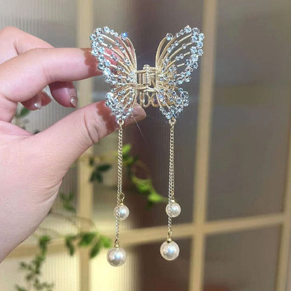 🦋✨ Glittrande Fjärilshårklämma med Tofs & Pärlor