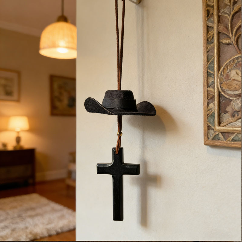 🤠 Cowboyhatt & korsbilcharm | En åktur med stil och tro 🚗✨