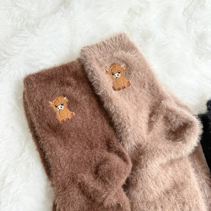 🧦Ultra-värme för kalla dagar🐮Fuzzy höglands-ko-strumpor